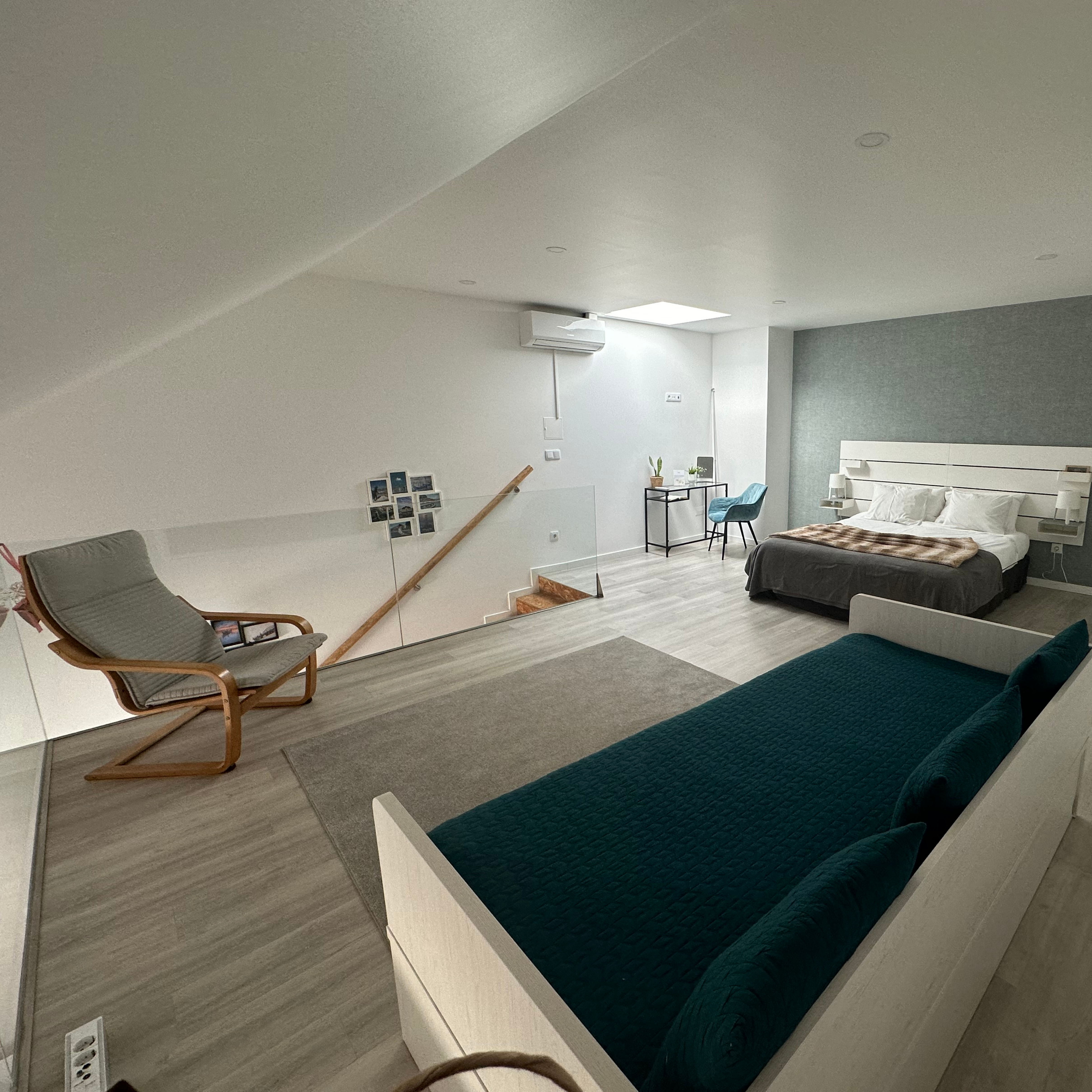 Andar de cima — mezzanine com claraboia